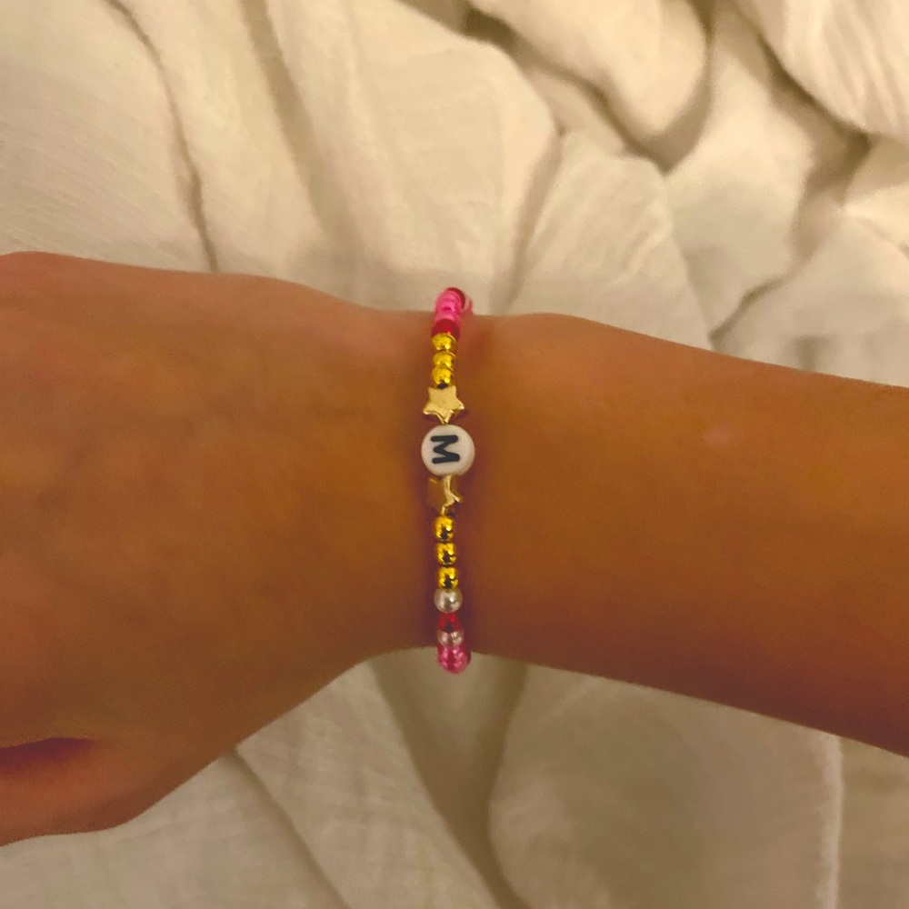 This is a cute valentine’s day preppy bracelet
